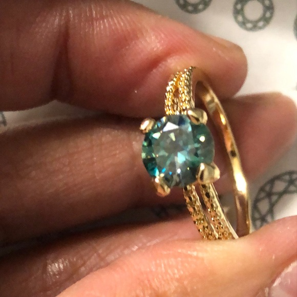 Moissanite ring 8.25 - Picture 5 of 6